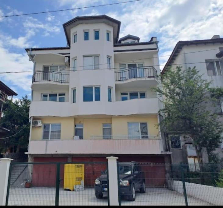 White House Apartments Haskovo Esterno foto